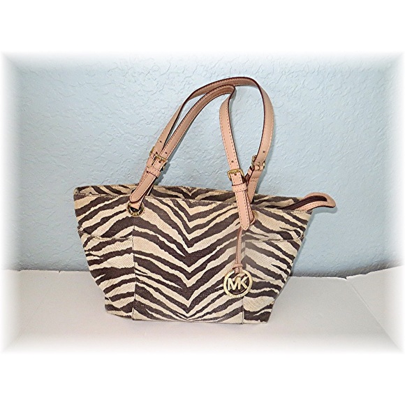 MICHAEL KORS BAG. - Picture 1 of 4